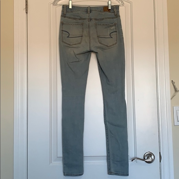 Light wash ripped jeans - Picture 2 of 7